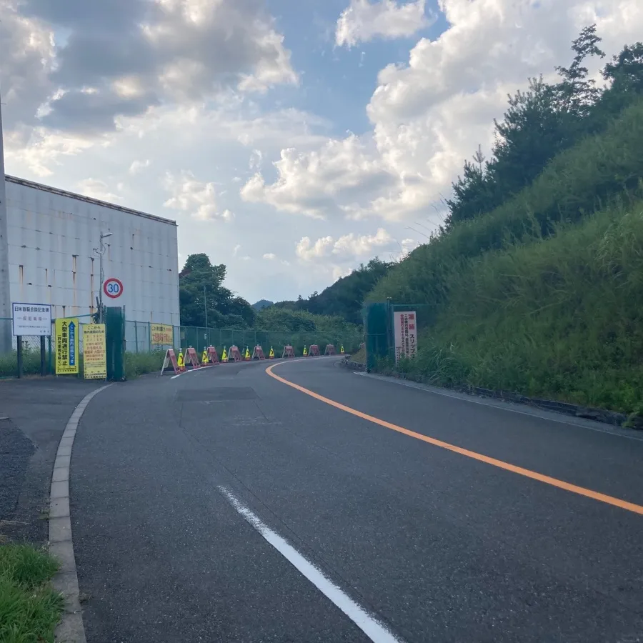 ひので斎場の駐車場への入り方4