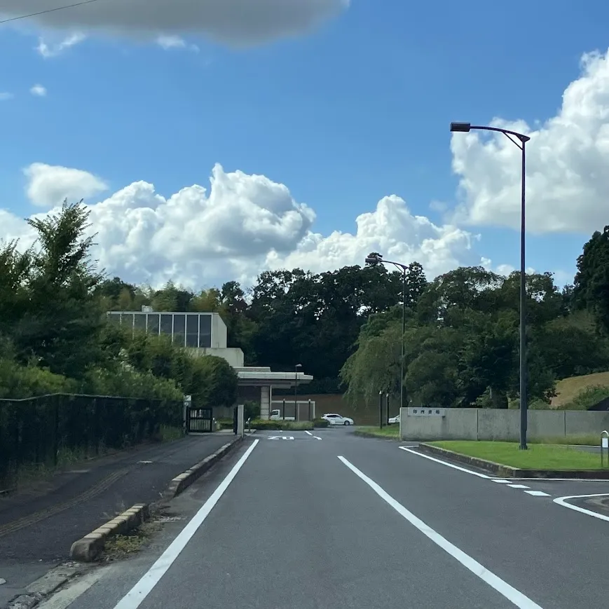 印西斎場の駐車場への入り方4