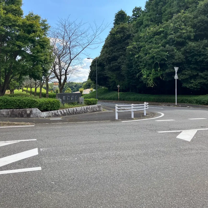 バス停留所から印西斎場までの歩き方2