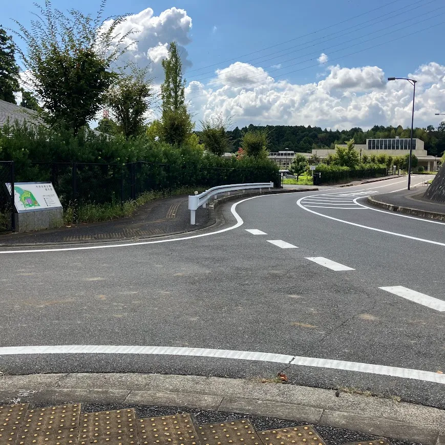 バス停留所から印西斎場までの歩き方4