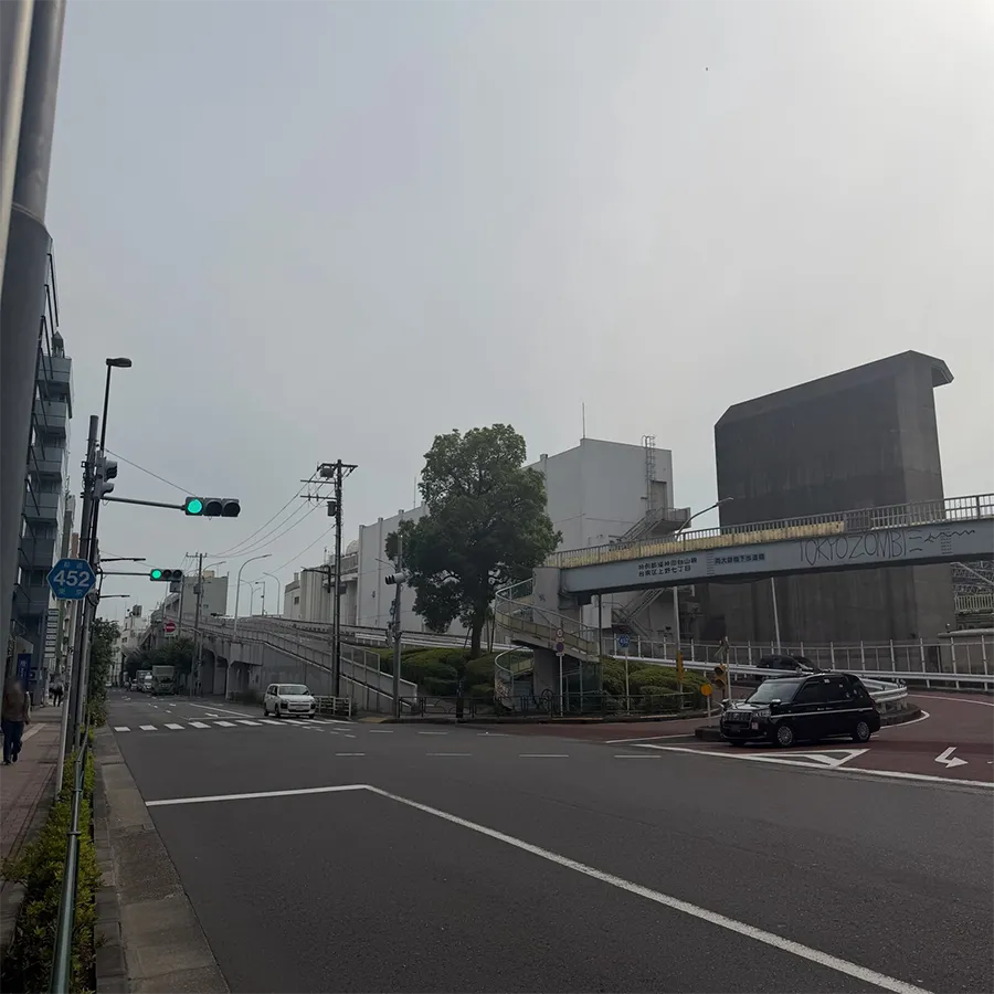 寛永寺 輪王殿の駐車場への入り方2