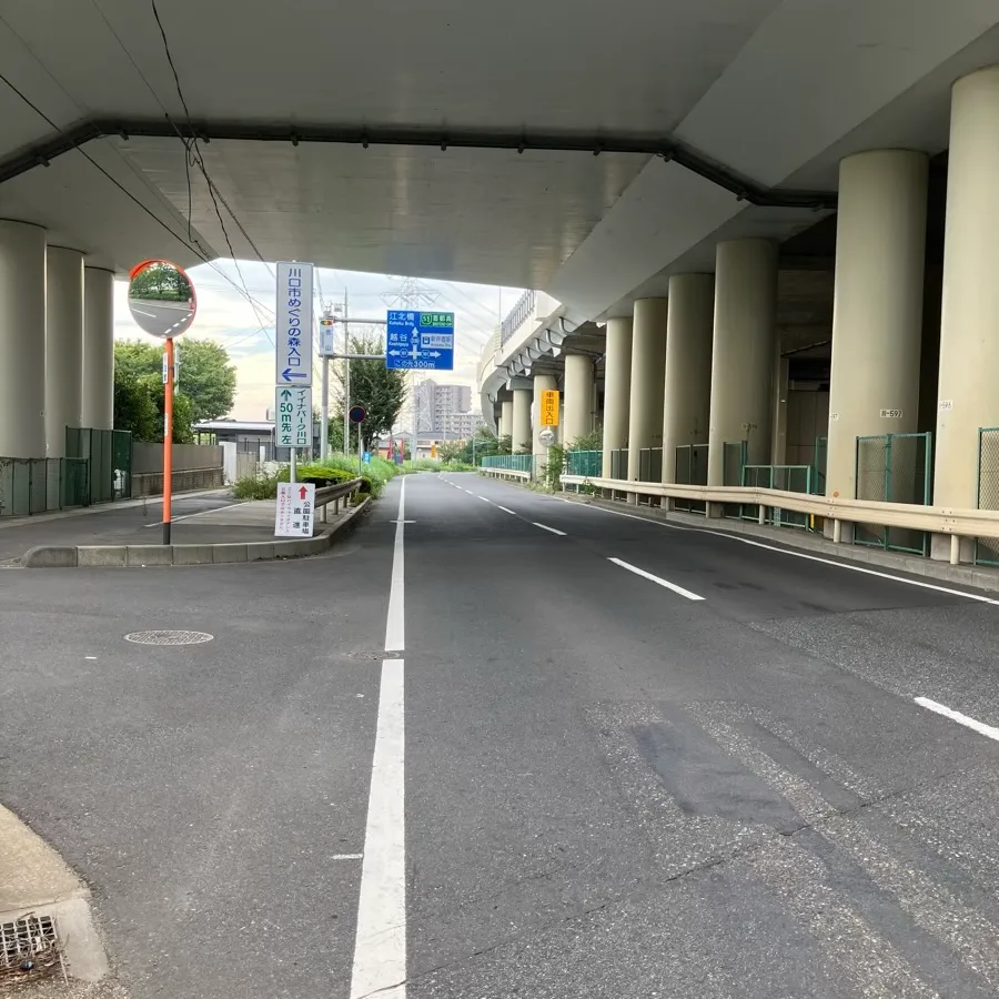 川口市めぐりの森の駐車場への入り方3