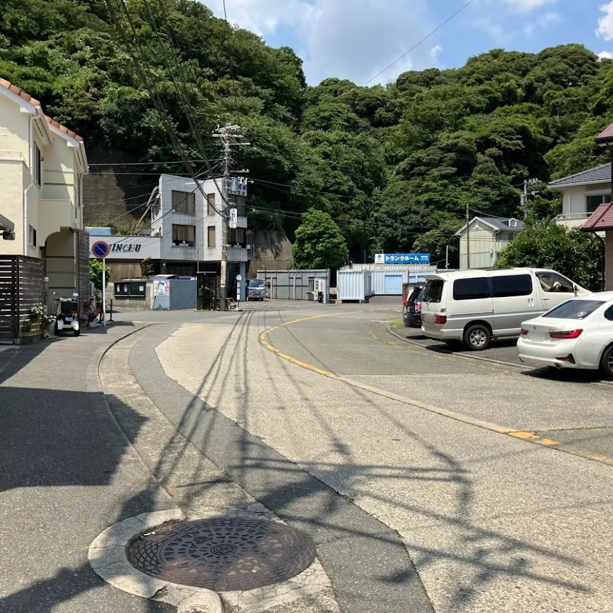 小坪火葬場の駐車場への入り方3