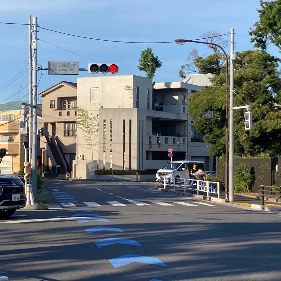 瑞江葬儀所の駐車場への入り方1