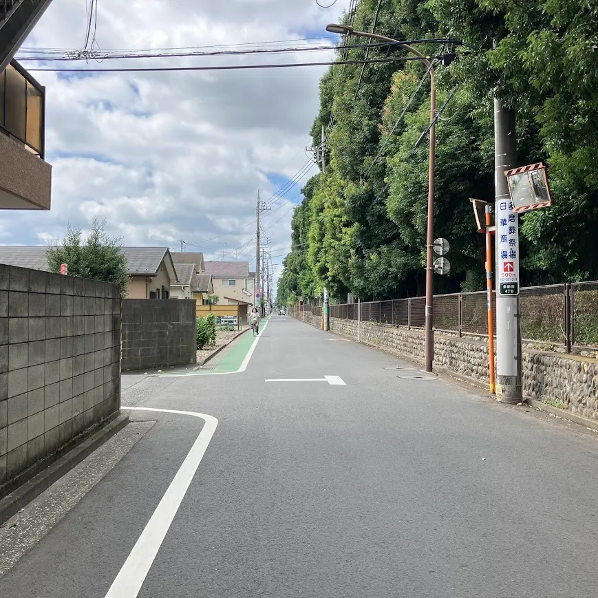 バス停留所から日華多磨葬祭場までの歩き方2