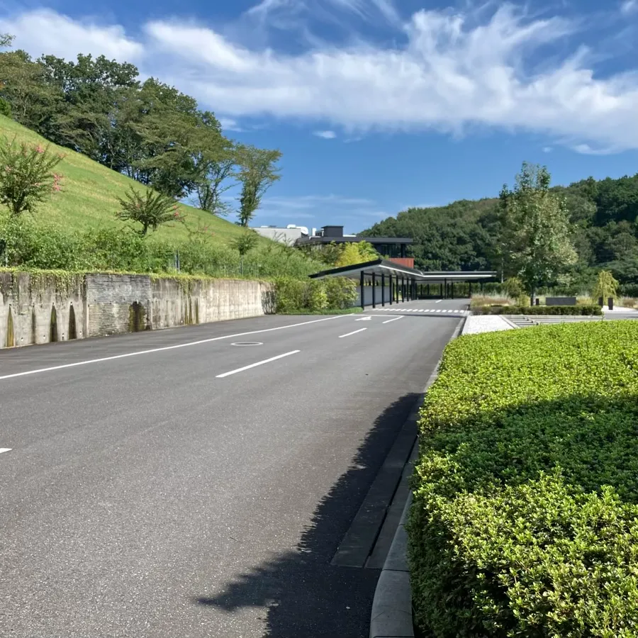 越生斎場の駐車場への入り方4