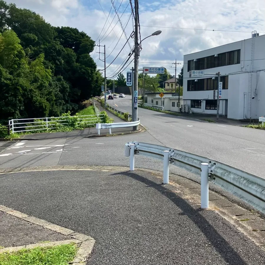 バス停留所からさくら斎場までの歩き方2