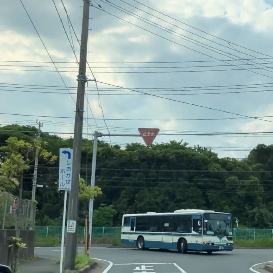 しおかぜホール茜浜の駐車場への入り方3