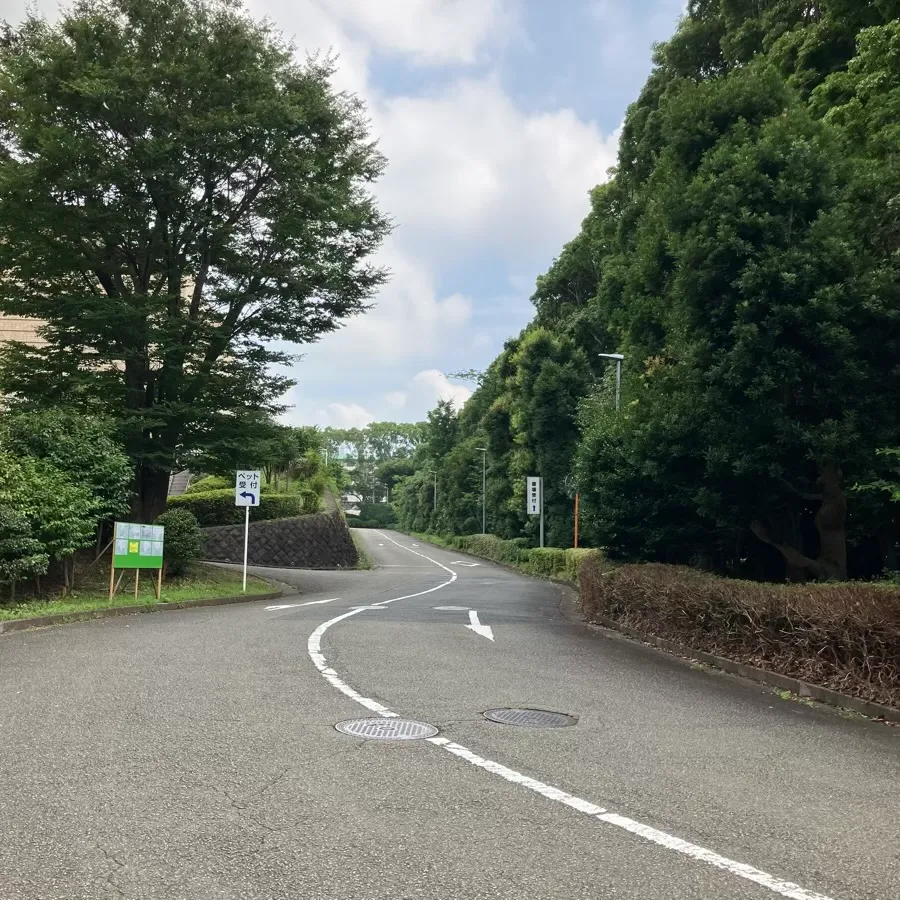 バス停留所から戸塚斎場までの歩き方4