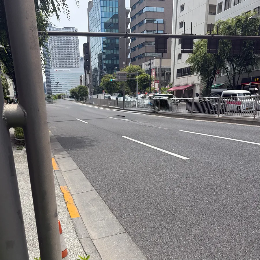 築地本願寺 第二伝道会館の駐車場への入り方2