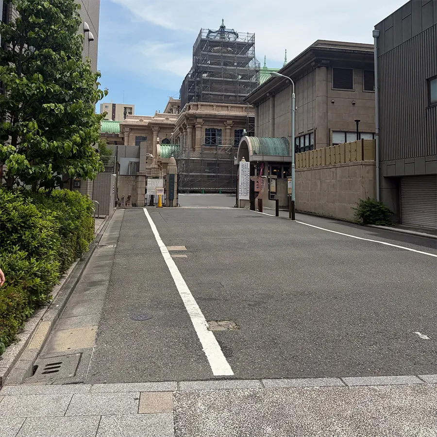 築地本願寺 第二伝道会館の駐車場への入り方3