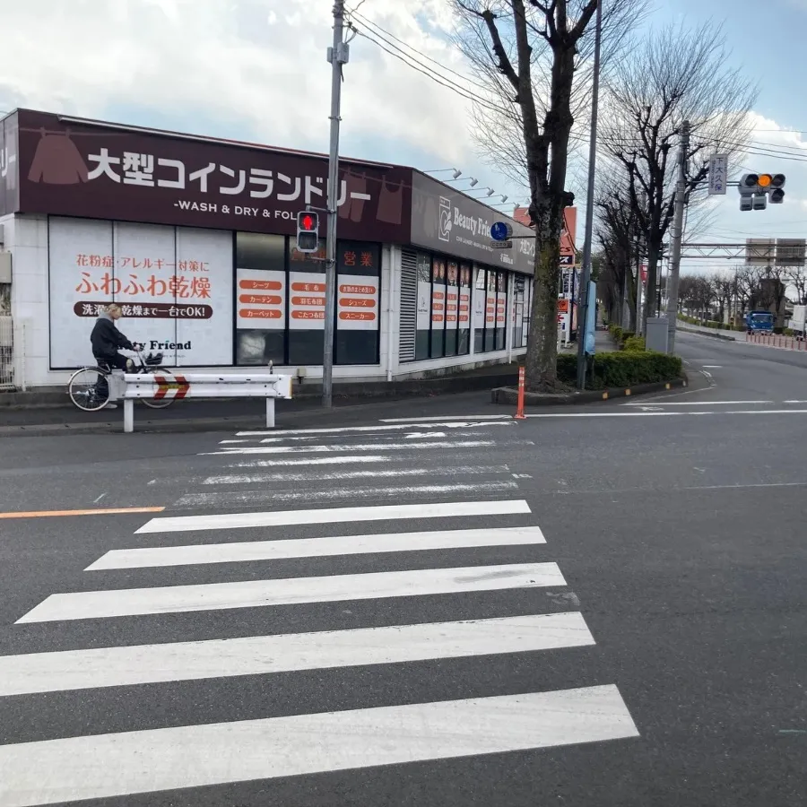 バス停留所から浦和斎場までの歩き方1