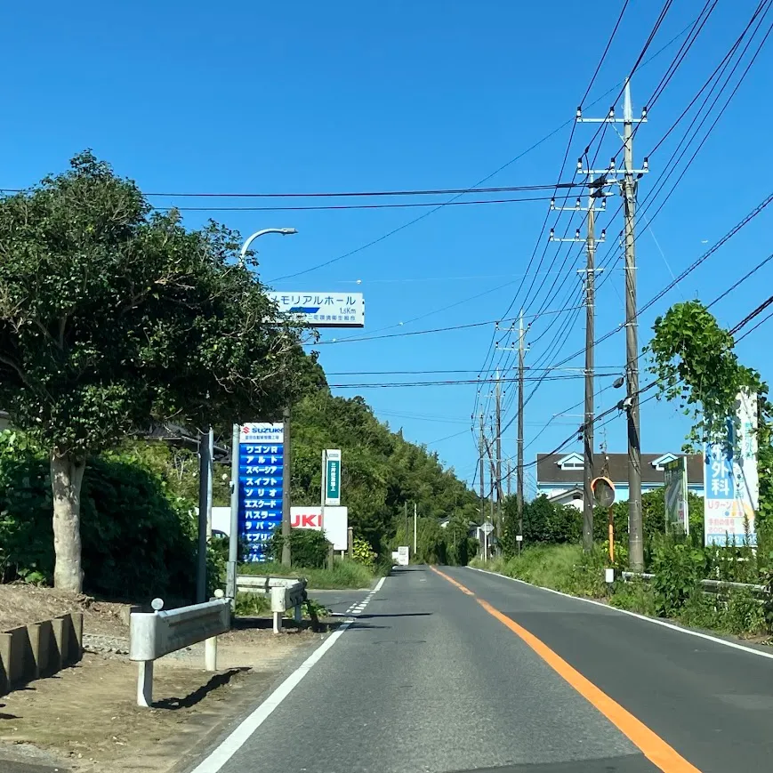 山桑メモリアルホールの駐車場への入り方1