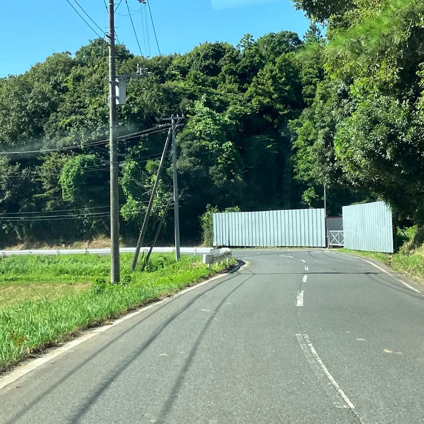 山桑メモリアルホールの駐車場への入り方2