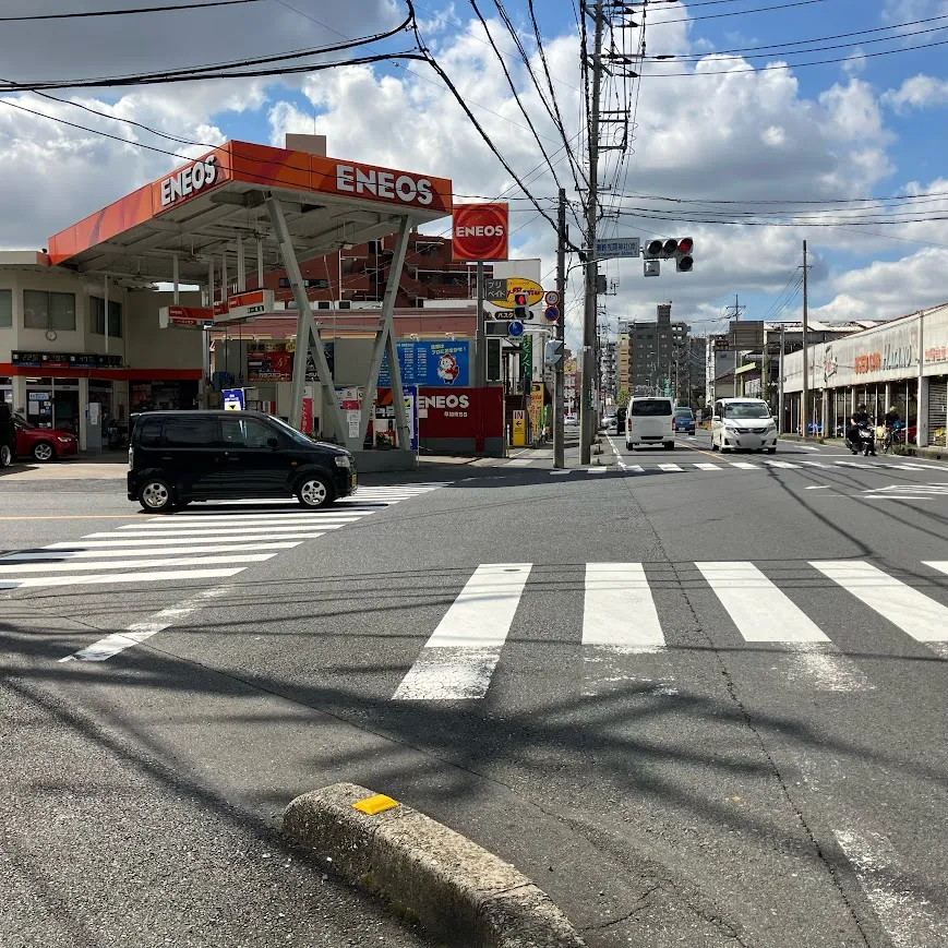 谷塚斎場の駐車場への入り方1