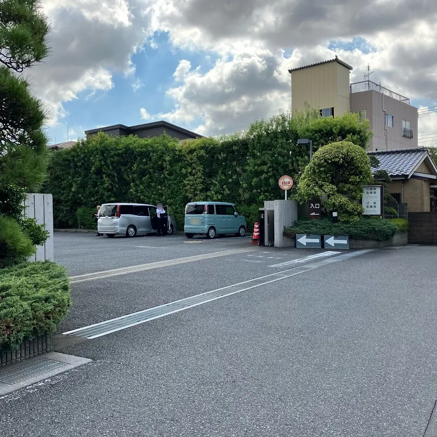 谷塚斎場の駐車場への入り方5