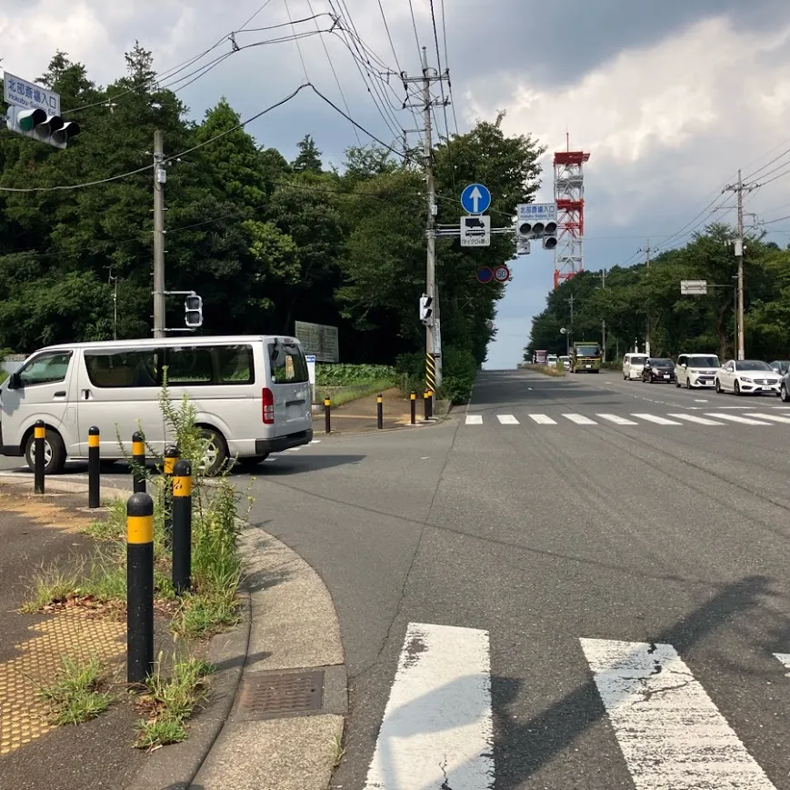 横浜市北部斎場の駐車場への入り方1
