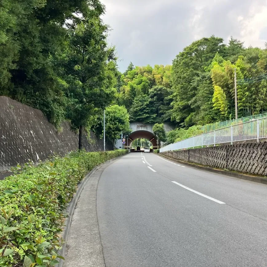 横浜市北部斎場の駐車場への入り方2