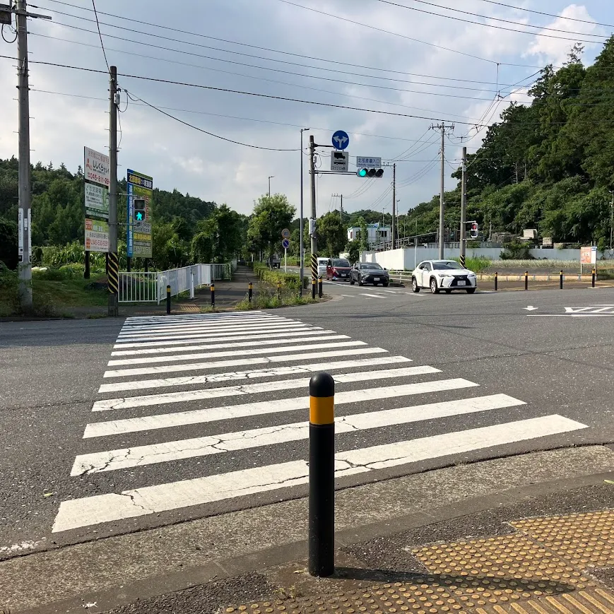 バス停留所から横浜市北部斎場までの歩き方2