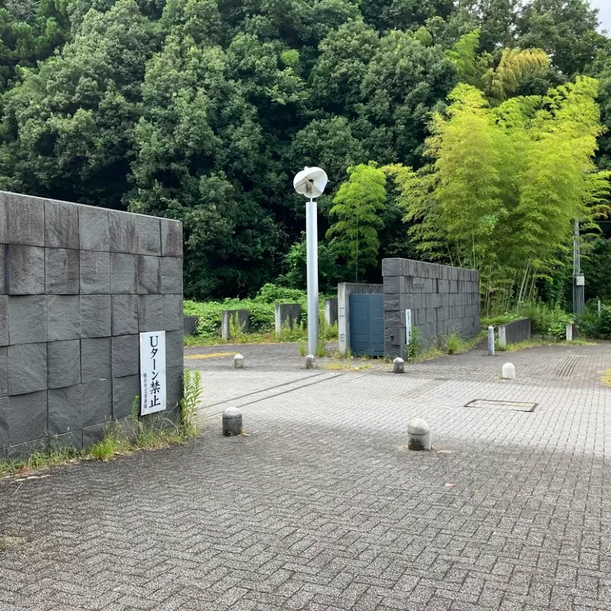 バス停留所から横浜市北部斎場までの歩き方4