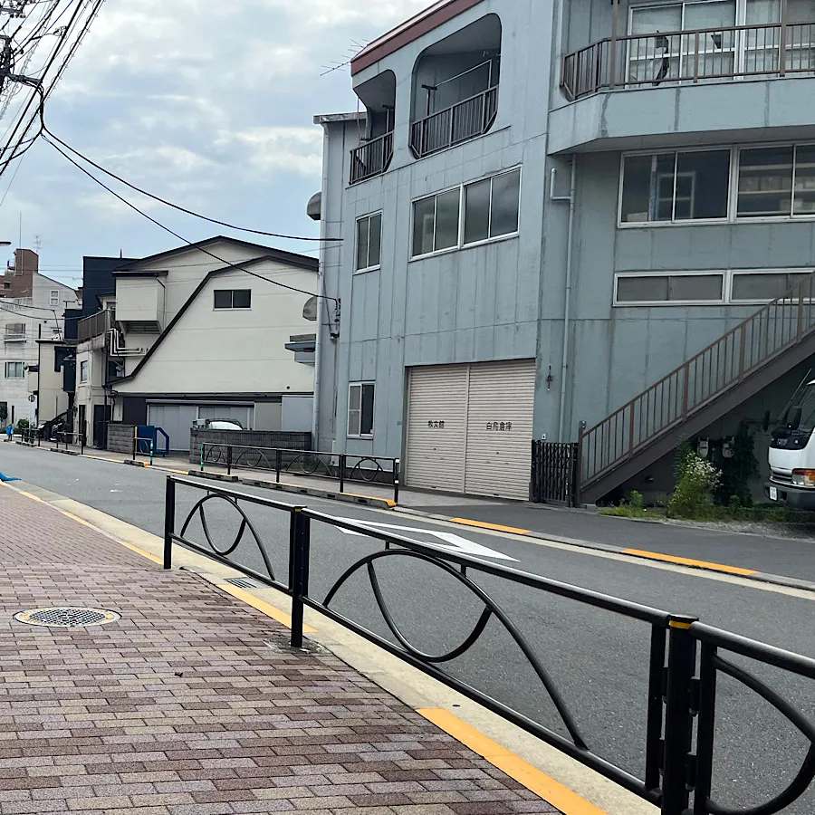 四ツ木斎場の駐車場への入り方3