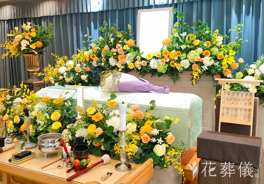 花葬儀の花祭壇　山登りがお好きだったお父様のためにつくった世界でたったひとつの花祭壇