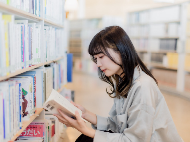 家系図の調べ方【3】図書館の文献をあたる