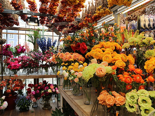 紅葉の美しさを花祭壇で表すためのポイント