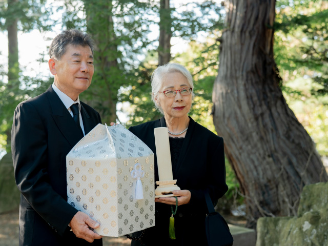 無縁墓になったらどうなる？遺骨と墓石のゆくえ